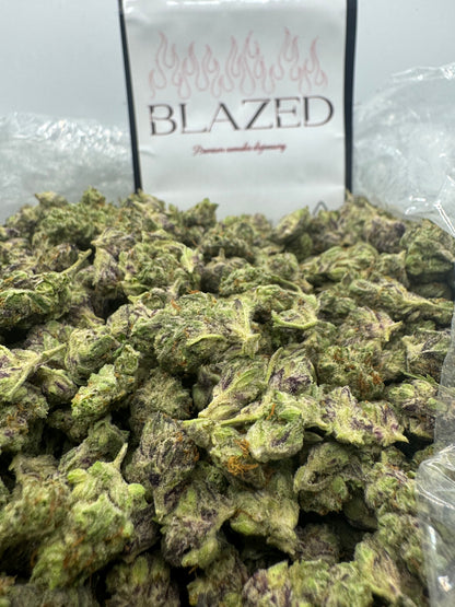 𝑾𝑯𝑰𝑻𝑬 𝑮𝑬𝑳𝑨𝑻𝑶 𝑺𝑴𝑨𝑳𝑳𝒁